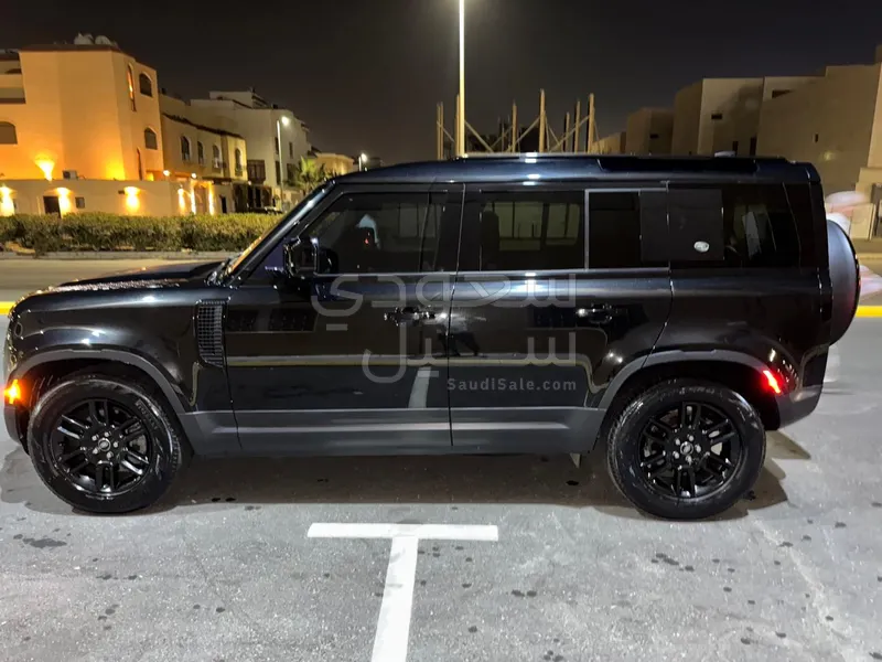 2022 لاند روفر ديفيندر 110