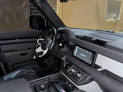 2022 لاند روفر ديفيندر 110