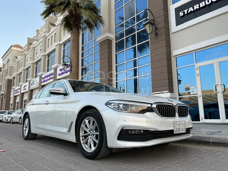 2020 بي ام دبليو الفئة الخامسة 520 أي