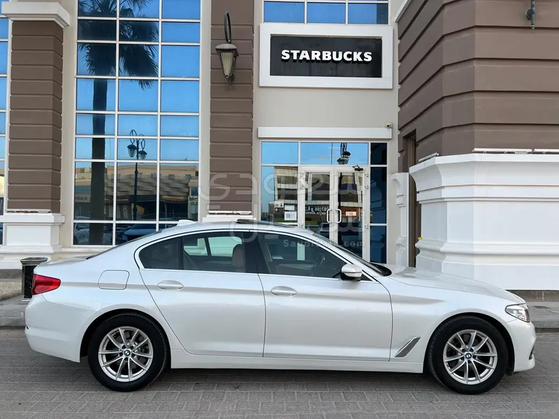 2020 بي ام دبليو الفئة الخامسة 520 أي