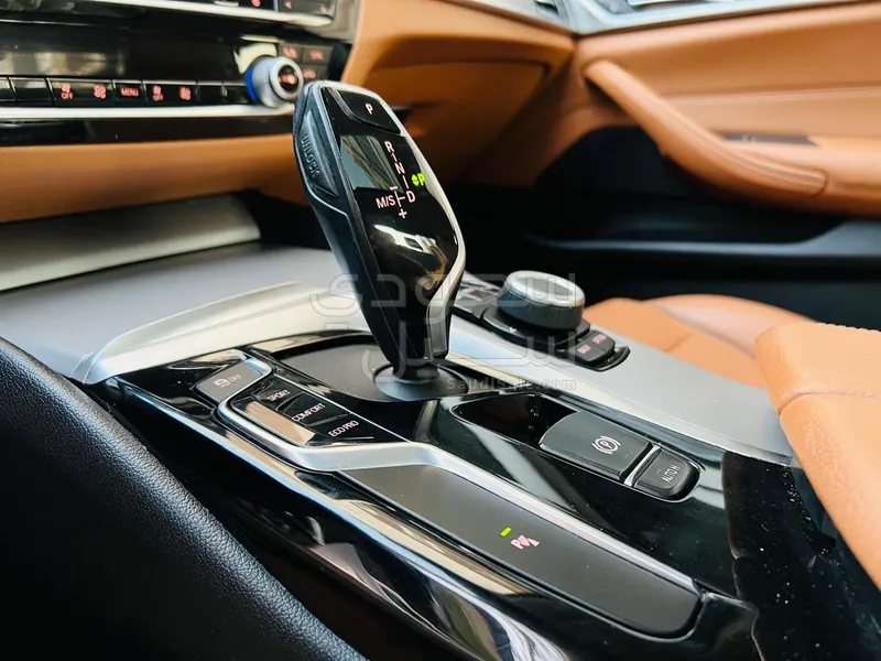 2020 بي ام دبليو الفئة الخامسة 520 أي