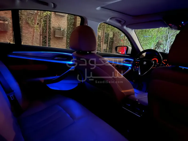 2020 بي ام دبليو الفئة الخامسة 520 أي