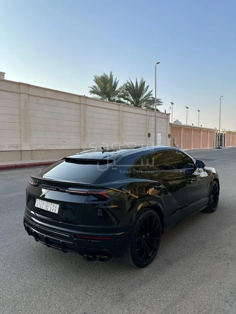 2021 لمبرجيني اوروس اس