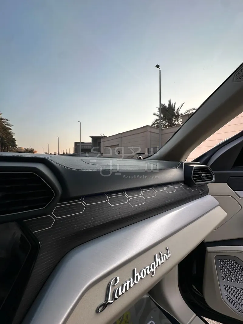 2021 لمبرجيني اوروس اس