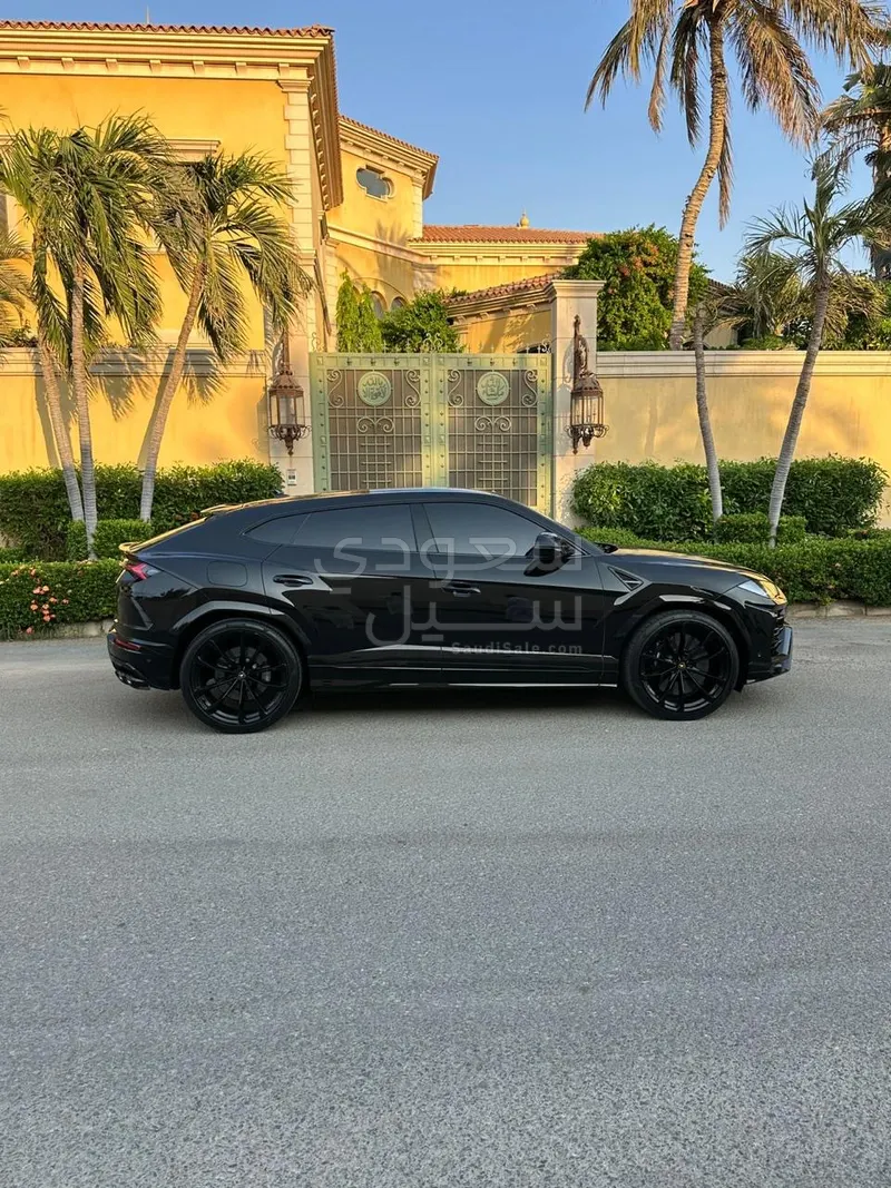 2021 لمبرجيني اوروس اس