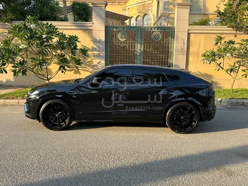 2021 لمبرجيني اوروس اس