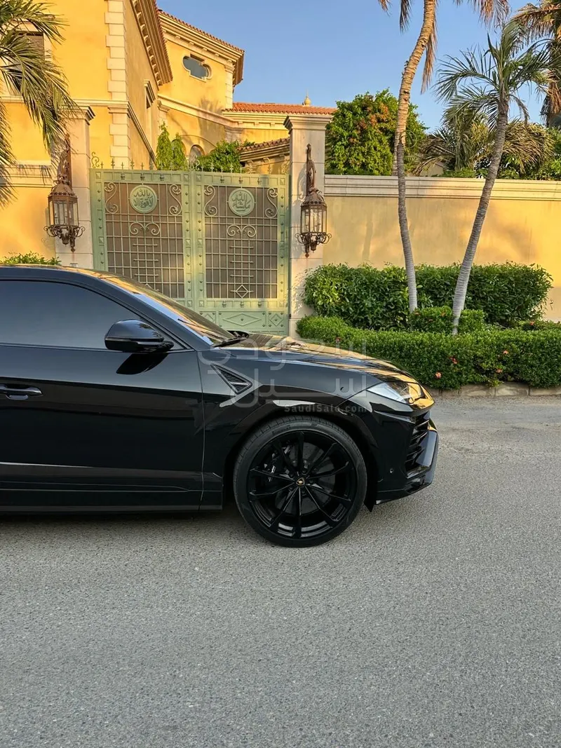 2021 لمبرجيني اوروس اس