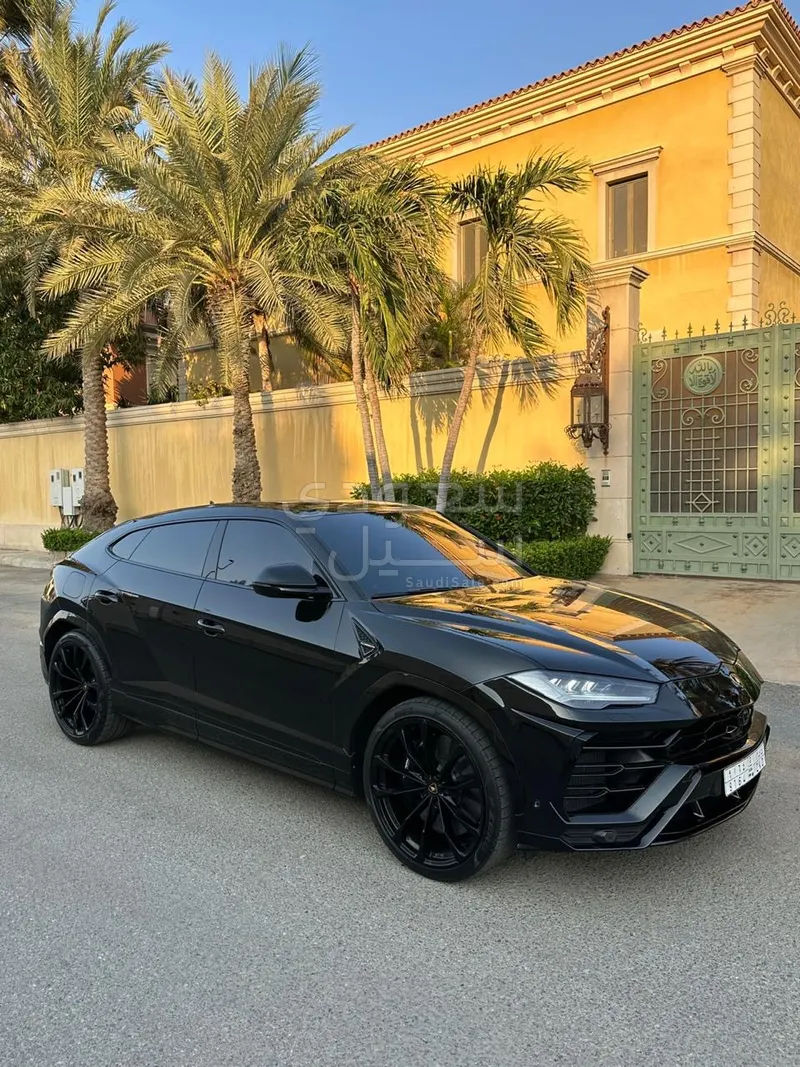 2021 لمبرجيني اوروس اس