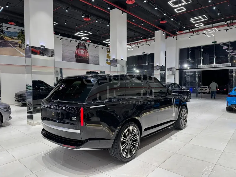 2023 لاند روفر رينج روفر فوج اوتوبيوغرافي