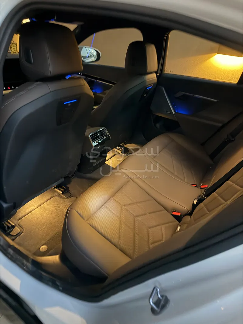 2024 بي ام دبليو الفئة الخامسة 520 أي