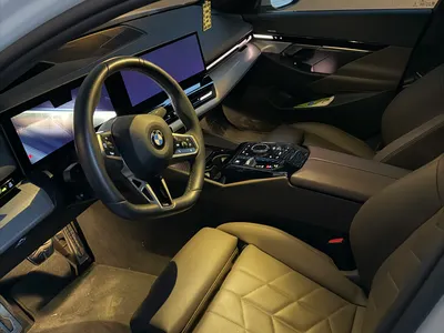 2024 بي ام دبليو الفئة الخامسة 520 أي