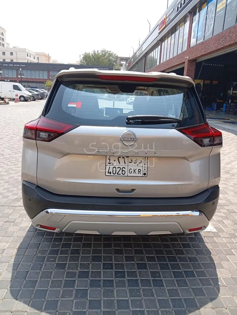 2024 نيسان اكس - ترايل