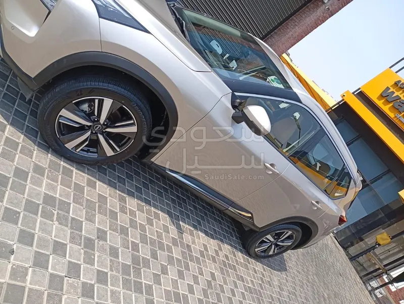 2024 نيسان اكس - ترايل