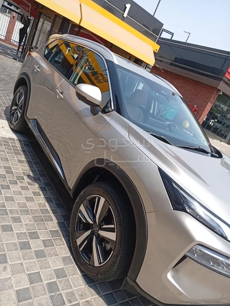 2024 نيسان اكس - ترايل