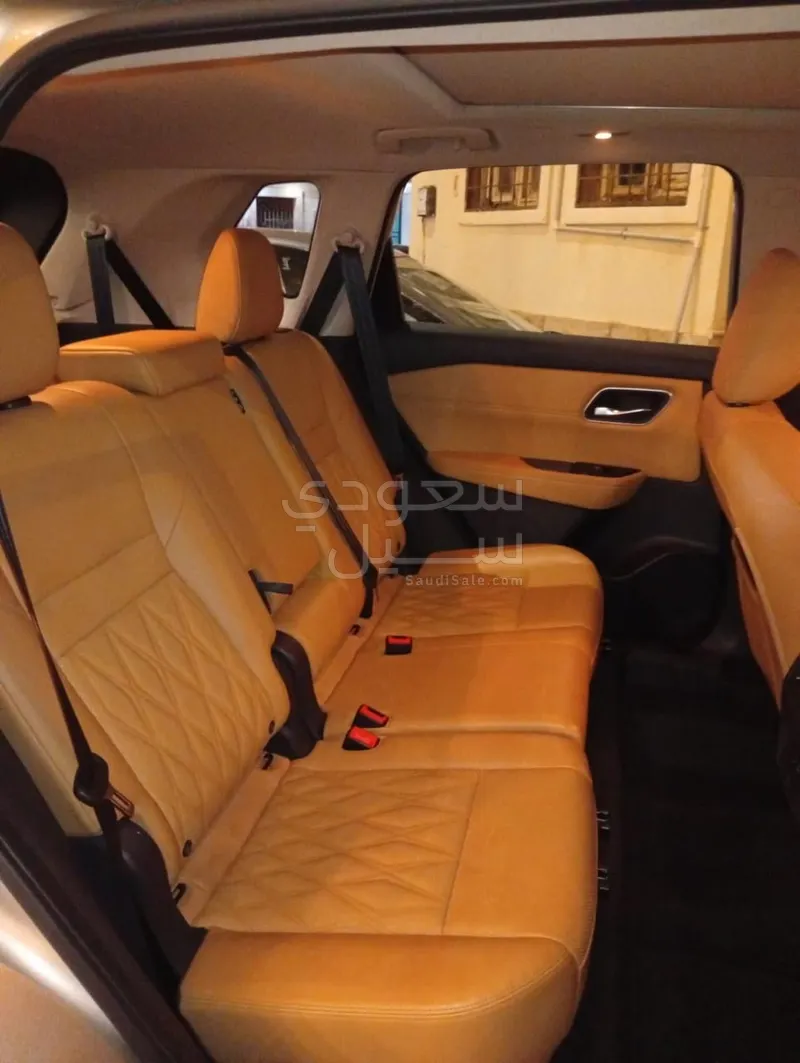 2024 نيسان اكس - ترايل