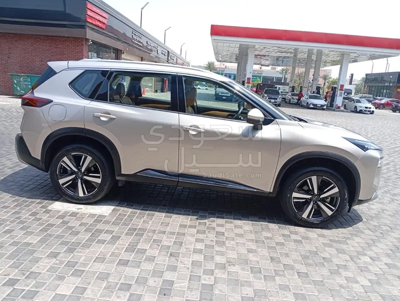 2024 نيسان اكس - ترايل