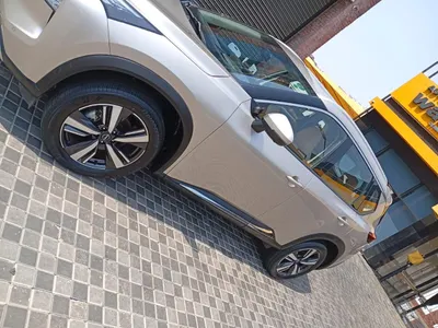 2024 نيسان اكس - ترايل