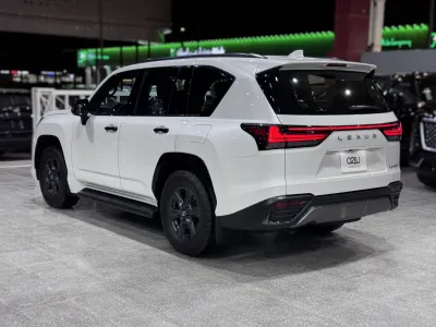 2025 لكزس إل إكس 600 اوف رود