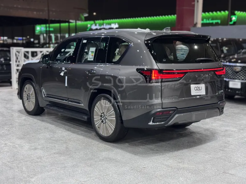 2026 لكزس إل إكس 600