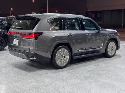 2026 لكزس إل إكس 600