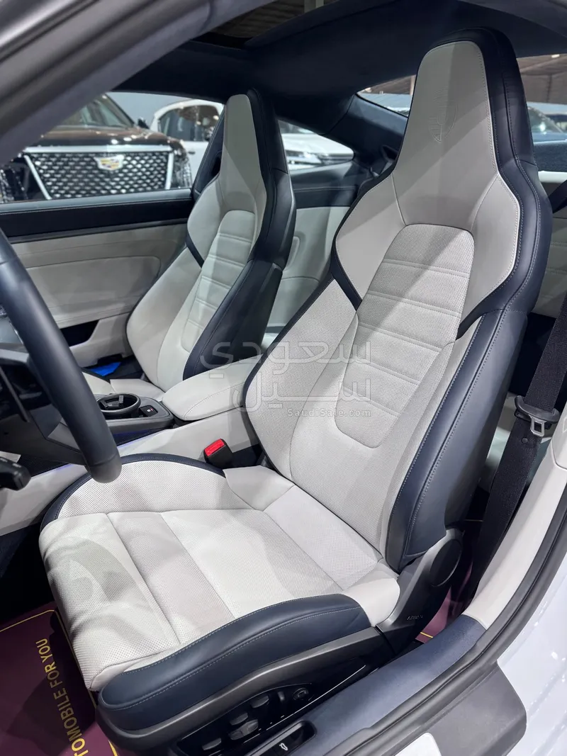 2025 بورش 911 كاريرا