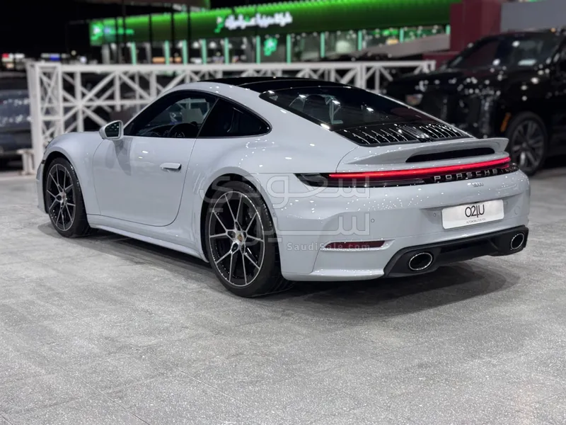 2025 بورش 911 كاريرا