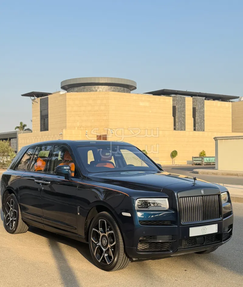 2022 رولز رويس كولينان بلاك بادج