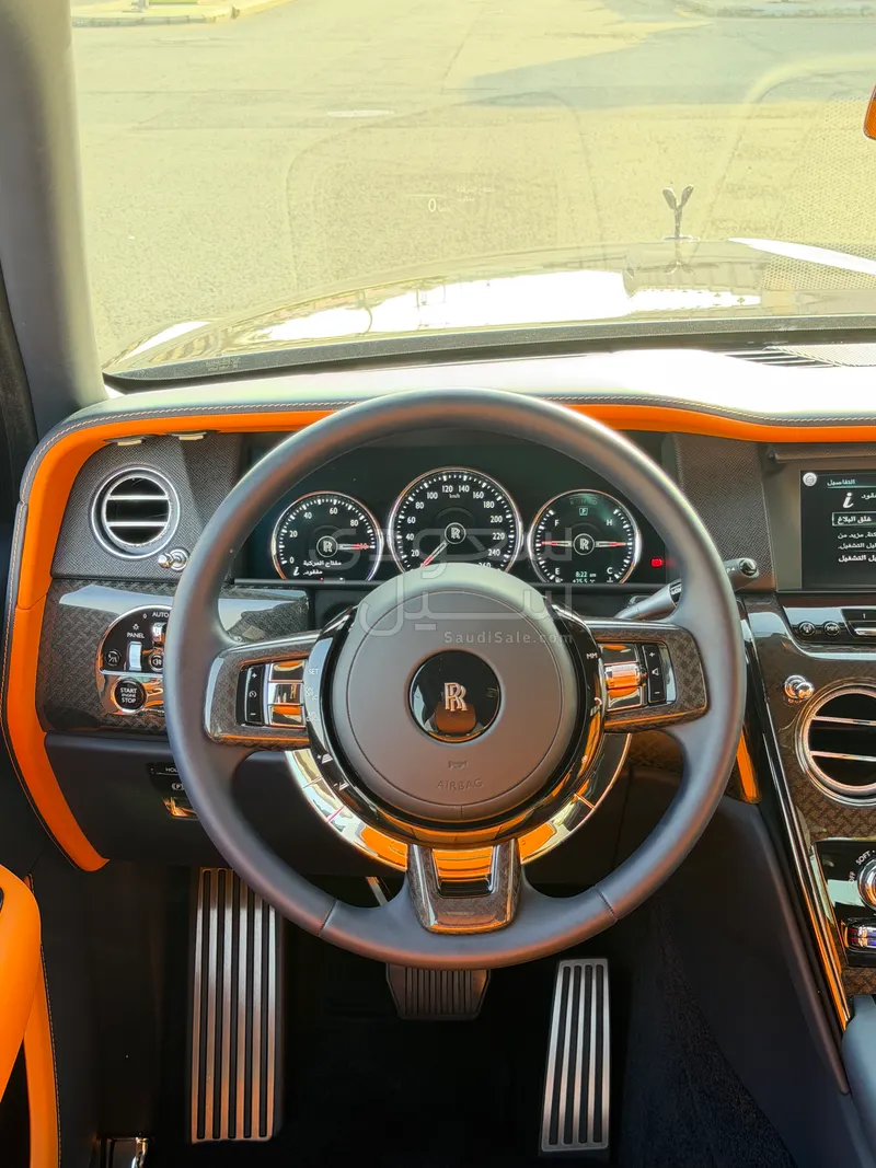2022 رولز رويس كولينان بلاك بادج