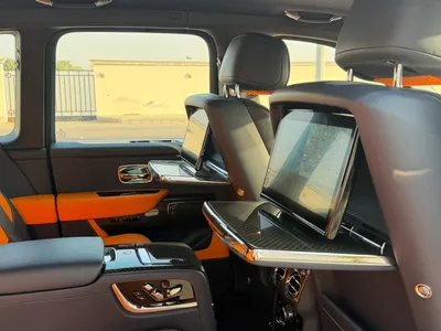 2022 رولز رويس كولينان بلاك بادج