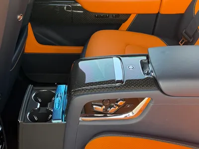 2022 رولز رويس كولينان بلاك بادج