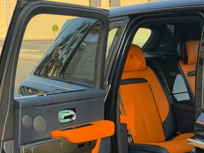 2022 رولز رويس كولينان بلاك بادج