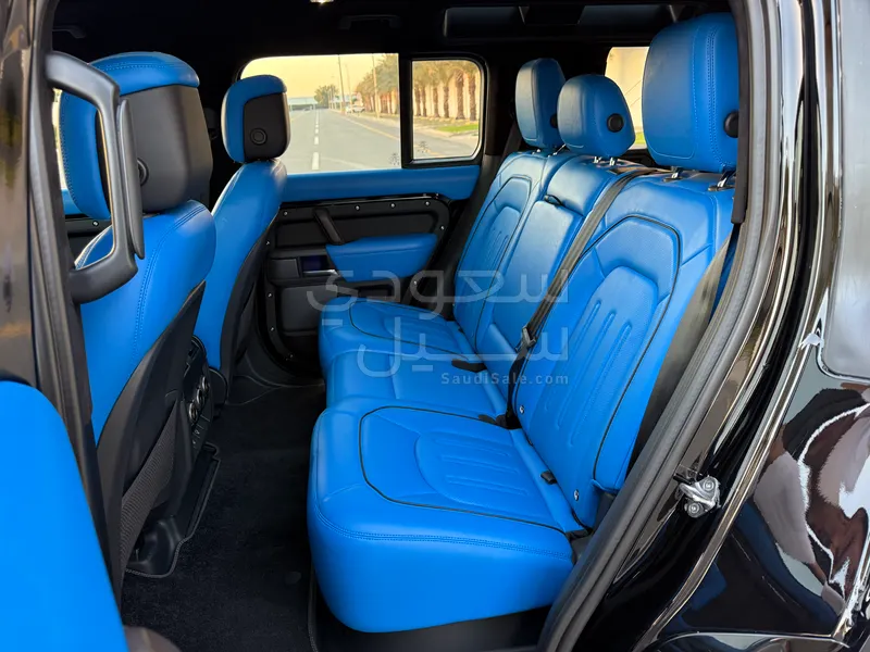 2024 لاند روفر ديفيندر اكس