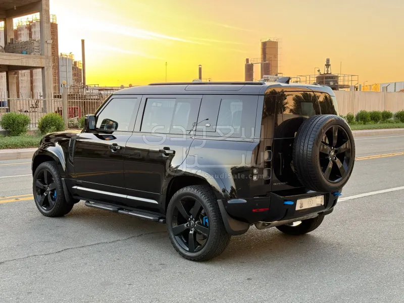 2024 لاند روفر ديفيندر اكس