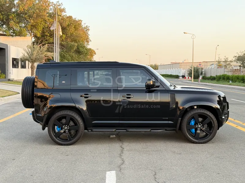 2024 لاند روفر ديفيندر اكس