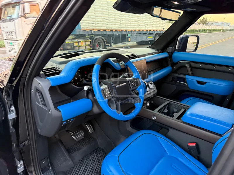 2024 لاند روفر ديفيندر اكس