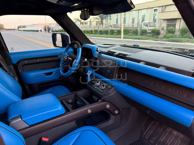 2024 لاند روفر ديفيندر اكس