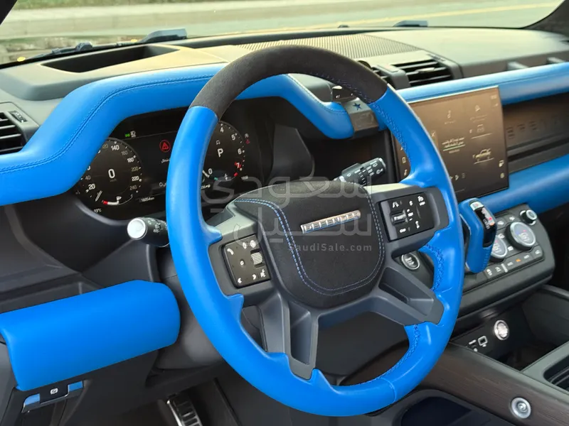 2024 لاند روفر ديفيندر اكس