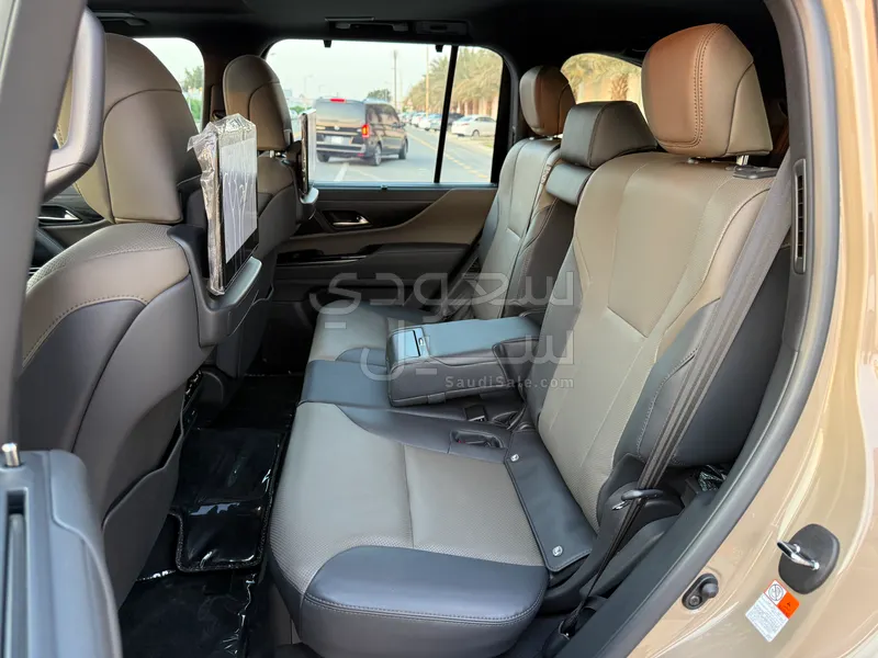 2025 لكزس إل إكس 600 اوف رود