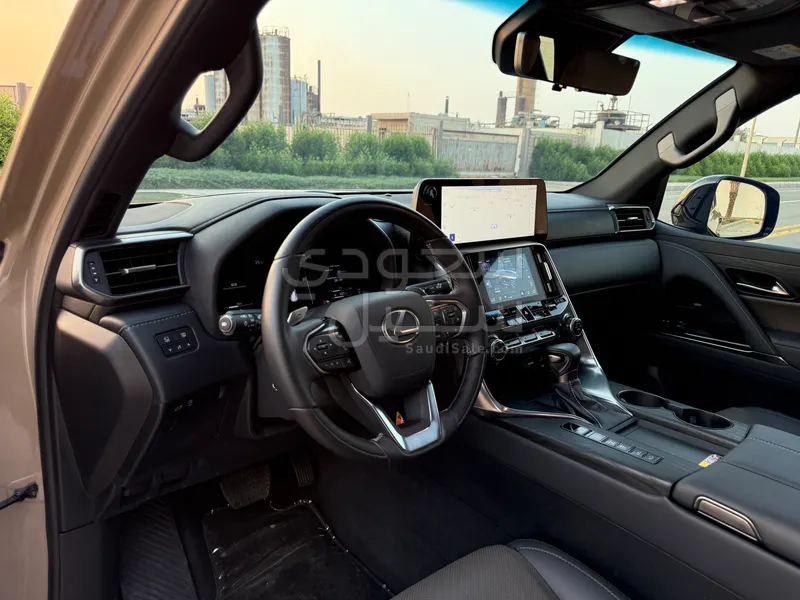 2025 لكزس إل إكس 600 اوف رود