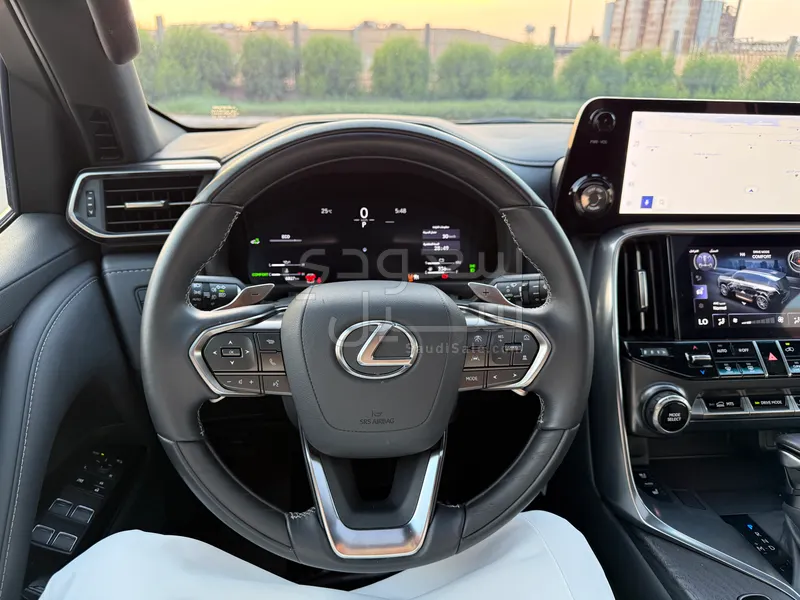 2025 لكزس إل إكس 600 اوف رود