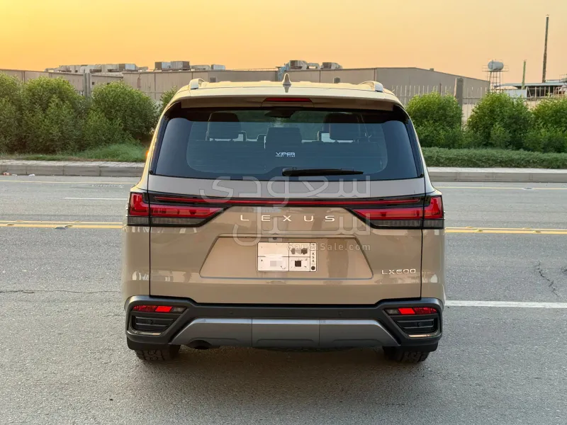 2025 لكزس إل إكس 600 اوف رود