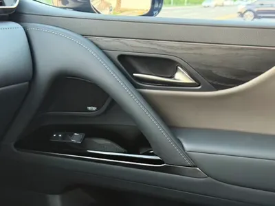 2025 لكزس إل إكس 600 اوف رود