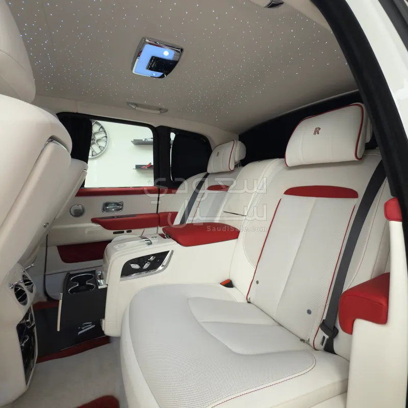 2025 رولز رويس كولينان سلفر بادج