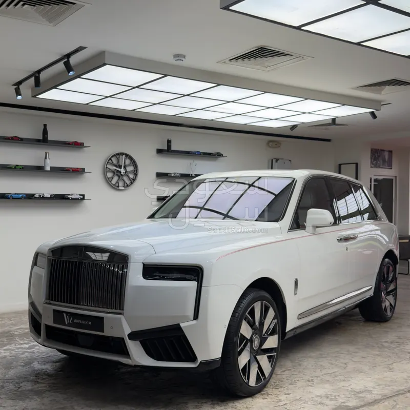 2025 رولز رويس كولينان سلفر بادج