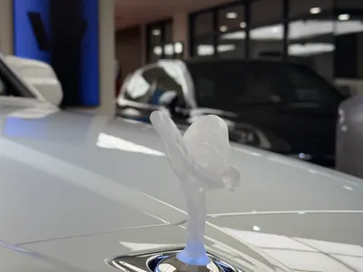 2025 رولز رويس كولينان سلفر بادج