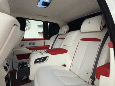 2025 رولز رويس كولينان سلفر بادج