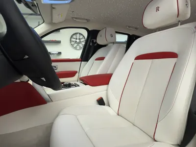 2025 رولز رويس كولينان سلفر بادج