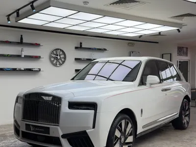 2025 رولز رويس كولينان سلفر بادج