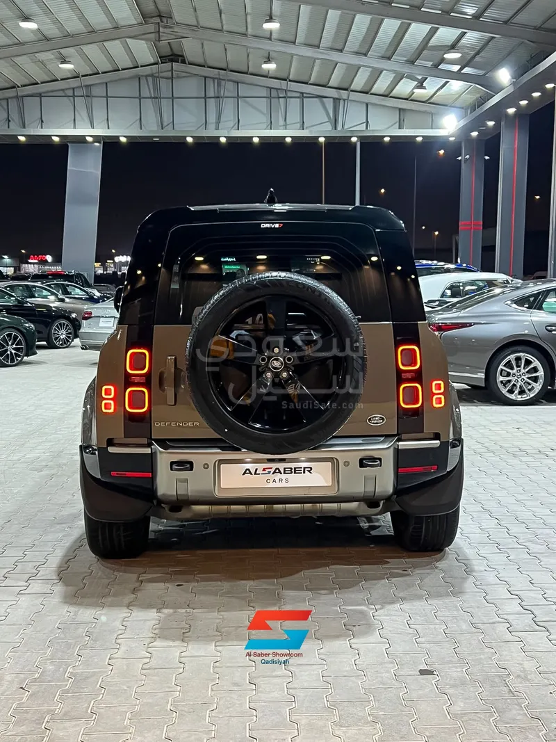 2021 لاند روفر ديفيندر اكس