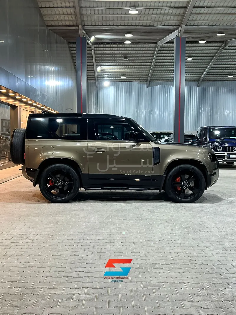 2021 لاند روفر ديفيندر اكس